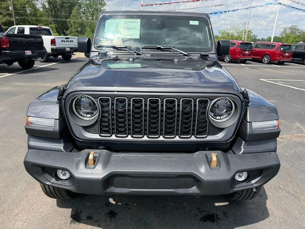 New 2026 Granite Crystal Metallic Clear-Coat Exterior Paint Jeep 85th Anniversary Edition image 8