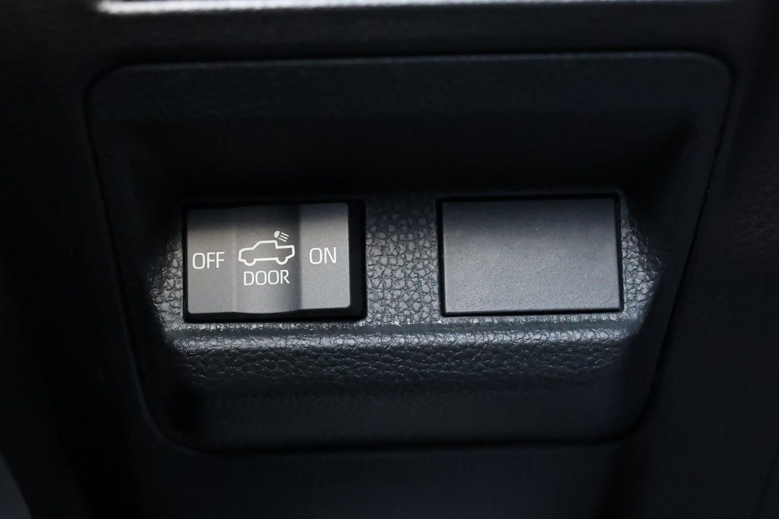 2025 Toyota Tacoma SR5 - Photo 26