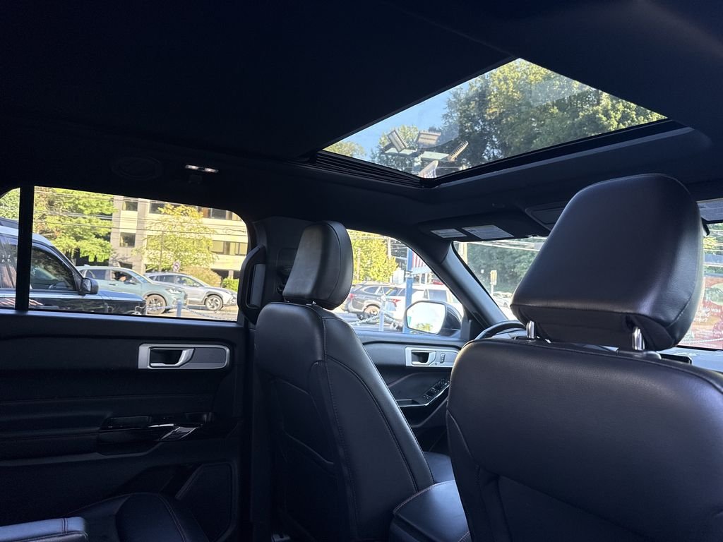 Used 2023 Gray Ford ST-Line image 30