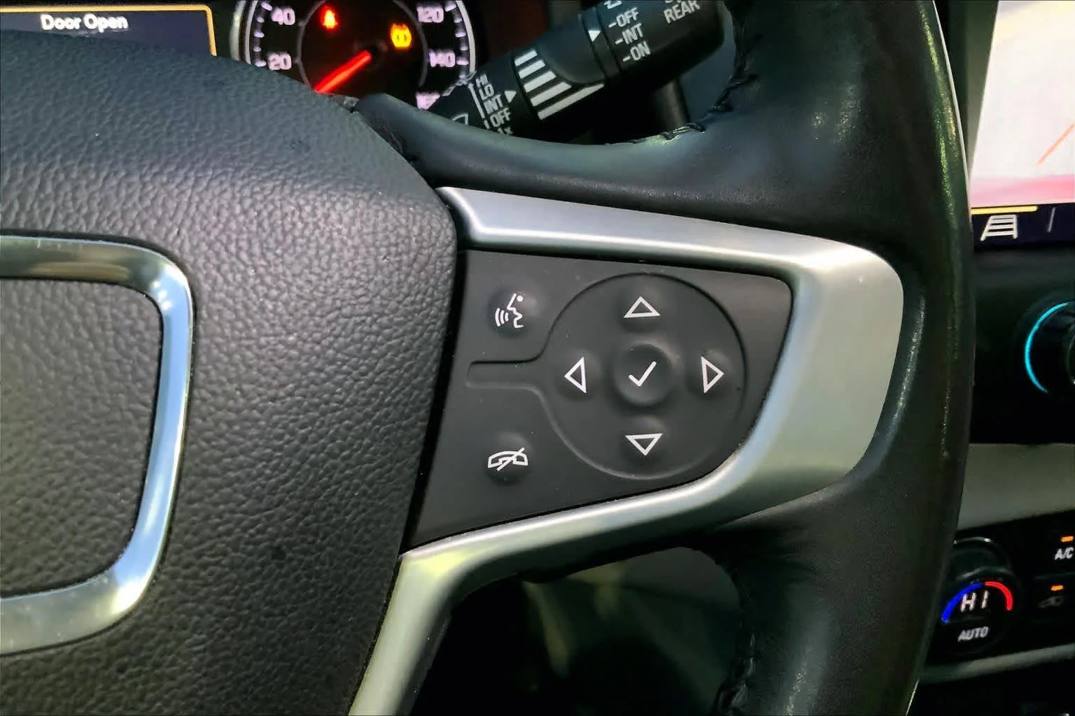 Used 2019 Red Quartz Tintcoat GMC SLE image 23