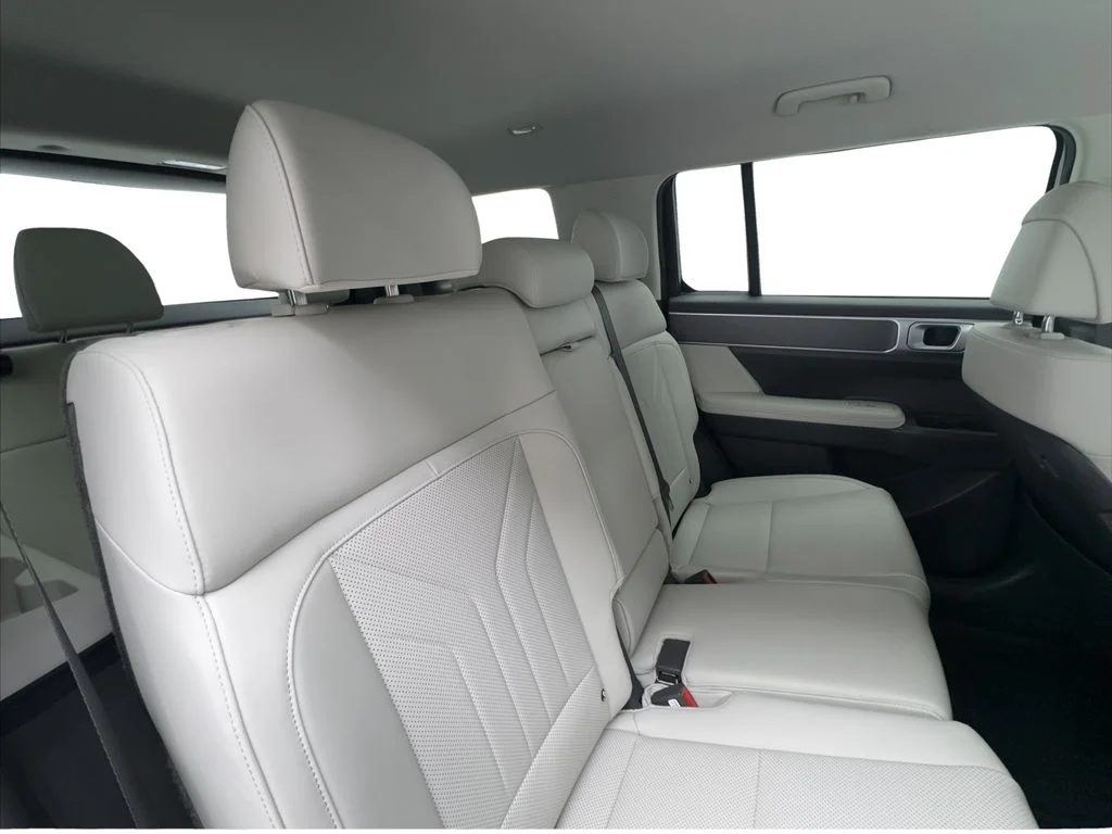 Used 2026 White Hyundai SEL image 30