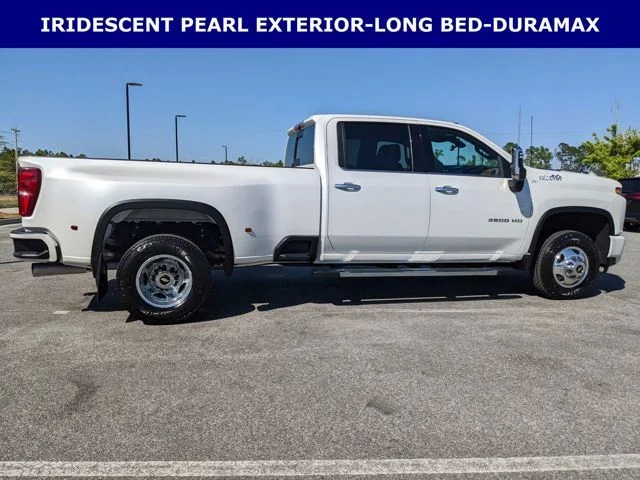 Used 2022 Beige Chevrolet High Country image 3