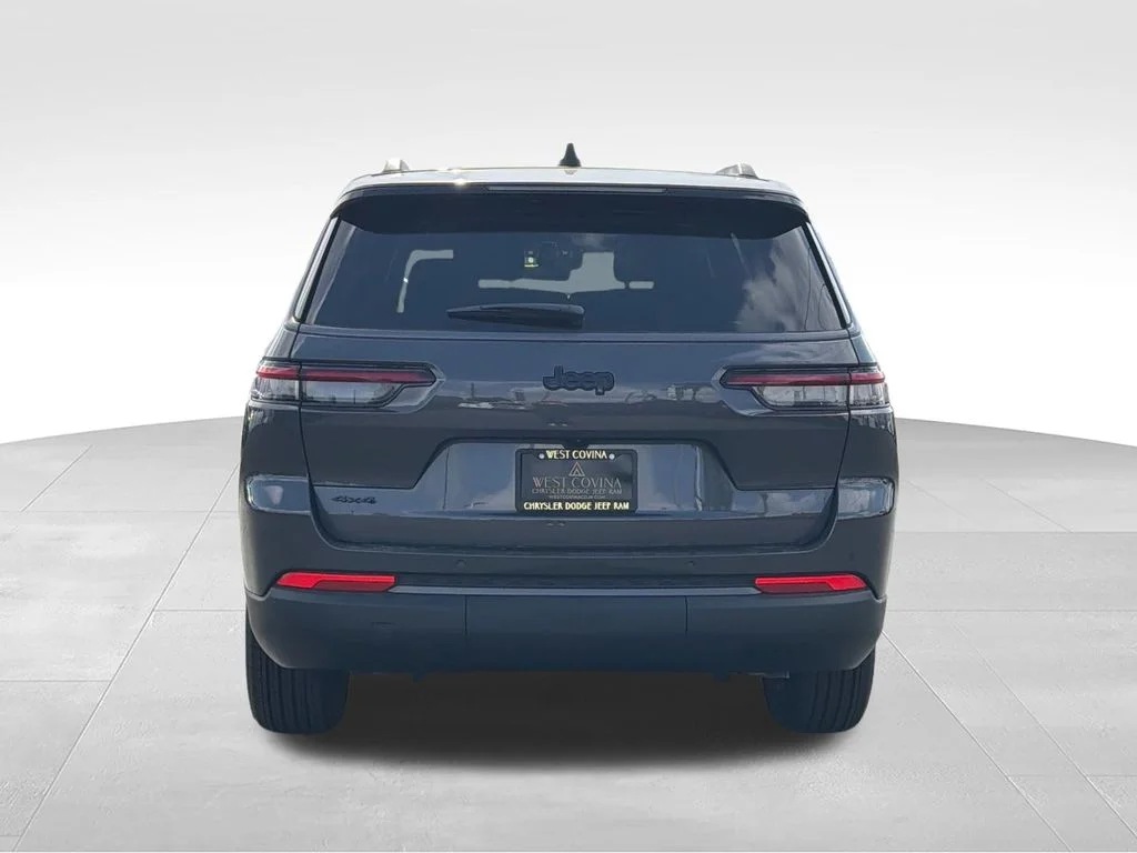 New 2026 Baltic Gray Metallic Clear-Coat Exterior Paint Jeep Altitude image 4