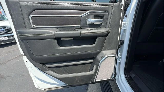2026 RAM 3500 Laramie - Photo 16