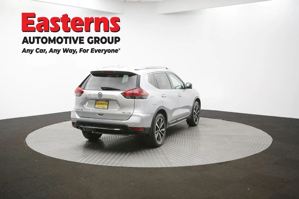 Used 2020 Silver Nissan SL image 37