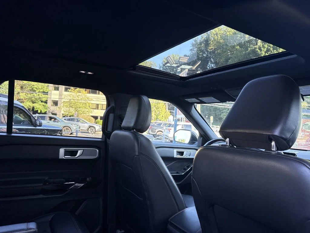 Used 2023 Gray Ford ST-Line image 30