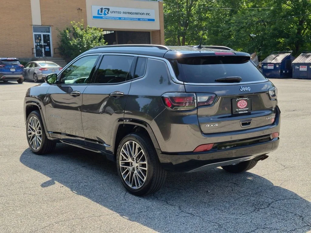 Used 2022 Gray Jeep Limited image 8