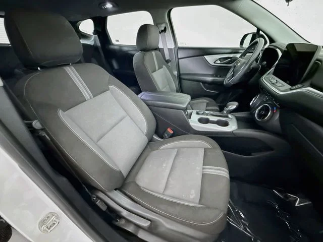 Used 2024 White Chevrolet LT image 27