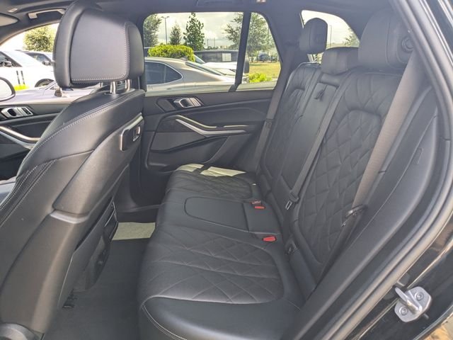 Used 2025 Black BMW xDrive40i image 13
