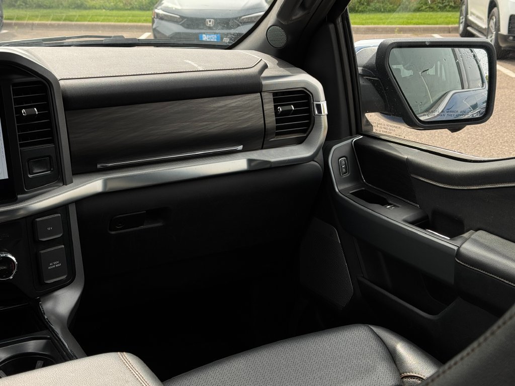Used 2024 Atlas Blue Metallic Ford Lariat image 20