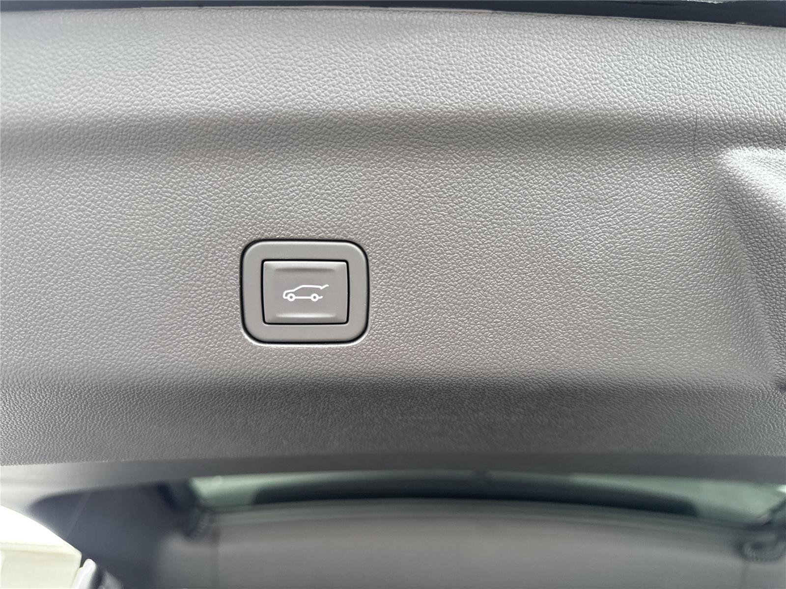 2026 Chevrolet Suburban High Country - Photo 39