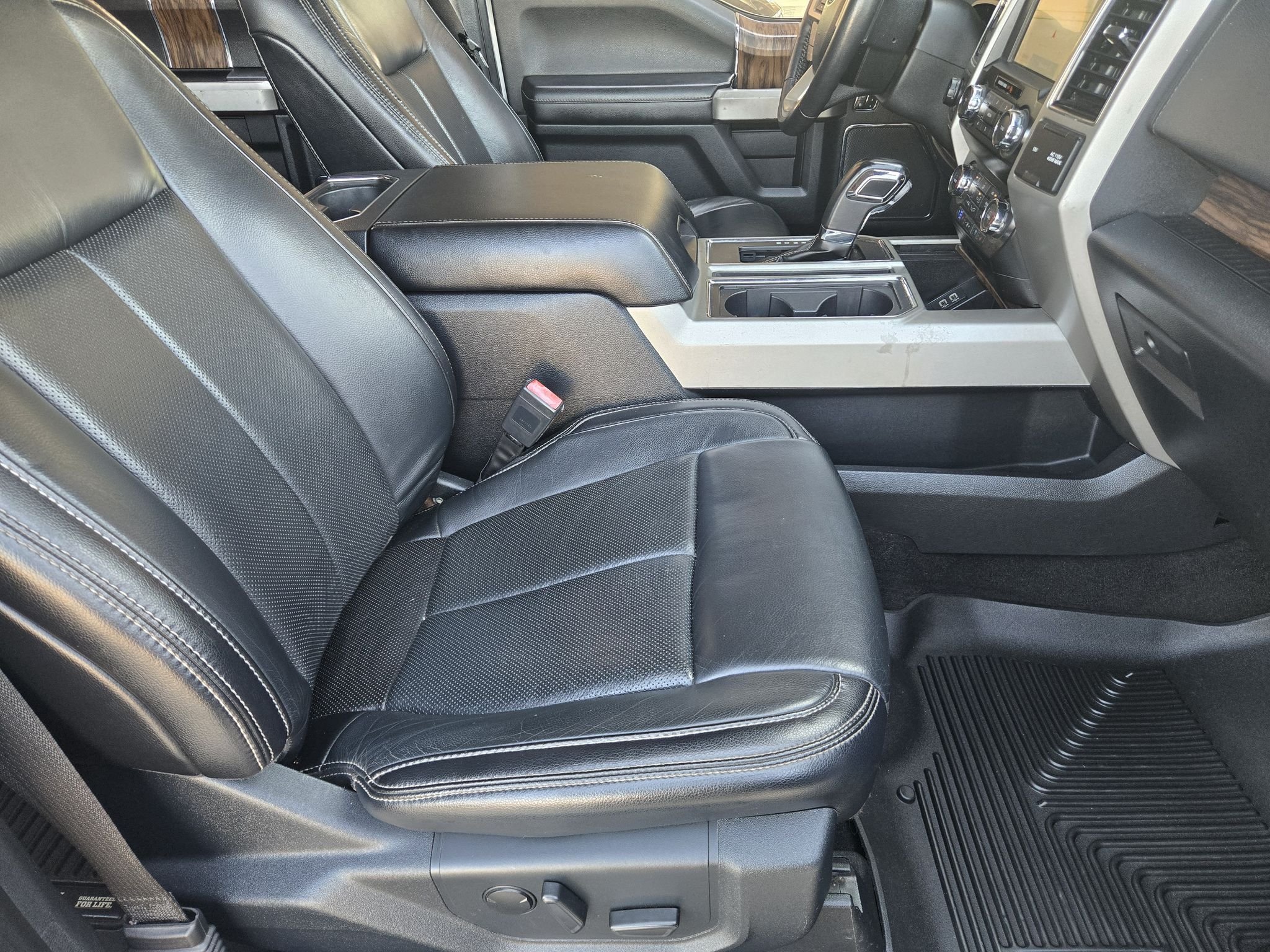 Used 2020 Oxford White Ford LARIAT image 14