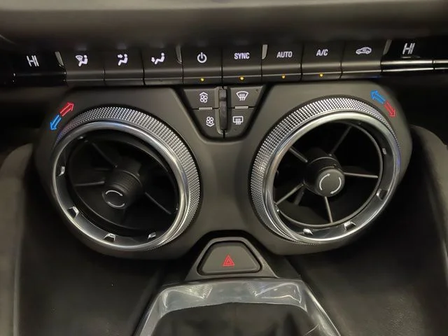 2023 Chevrolet Camaro ZL1 - Photo 4