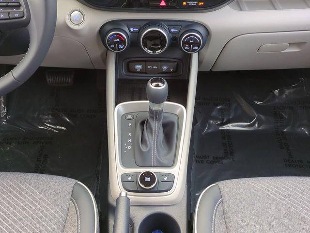 New 2026 White Hyundai SEL w/Two-Tone Roof image 19