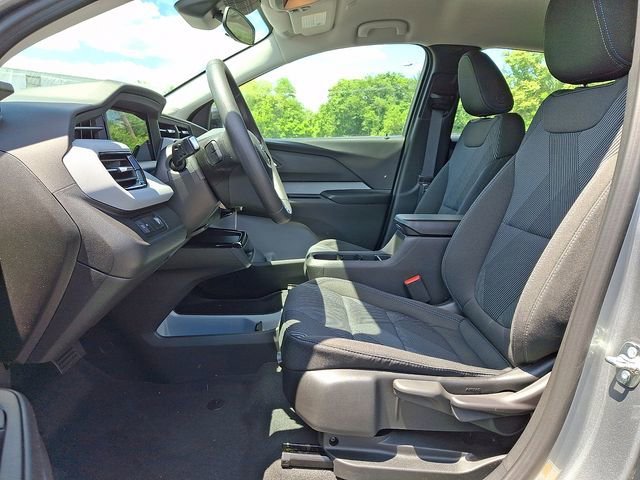 New 2027 Sterling Grey Metallic Chevrolet LT image 6