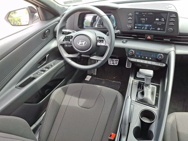 New 2026 White Hyundai SEL Sport image 9
