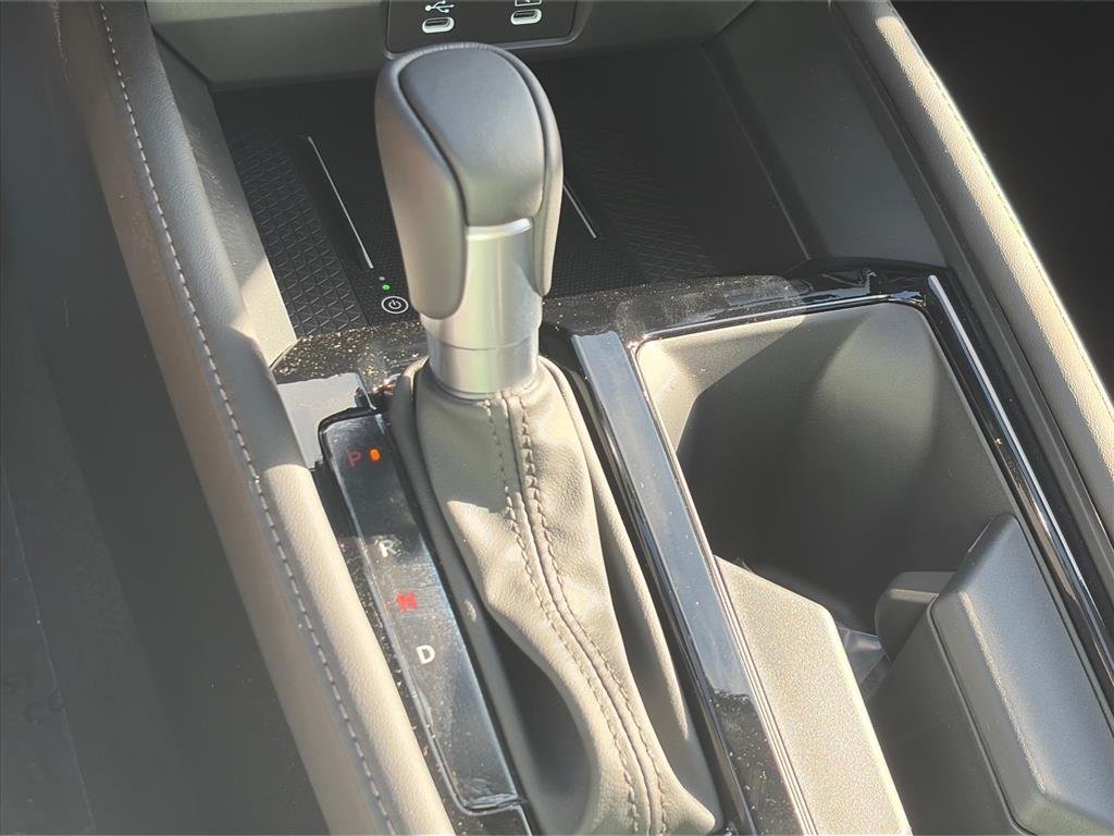 New 2026 Solar Silver Metallic Honda Touring image 11