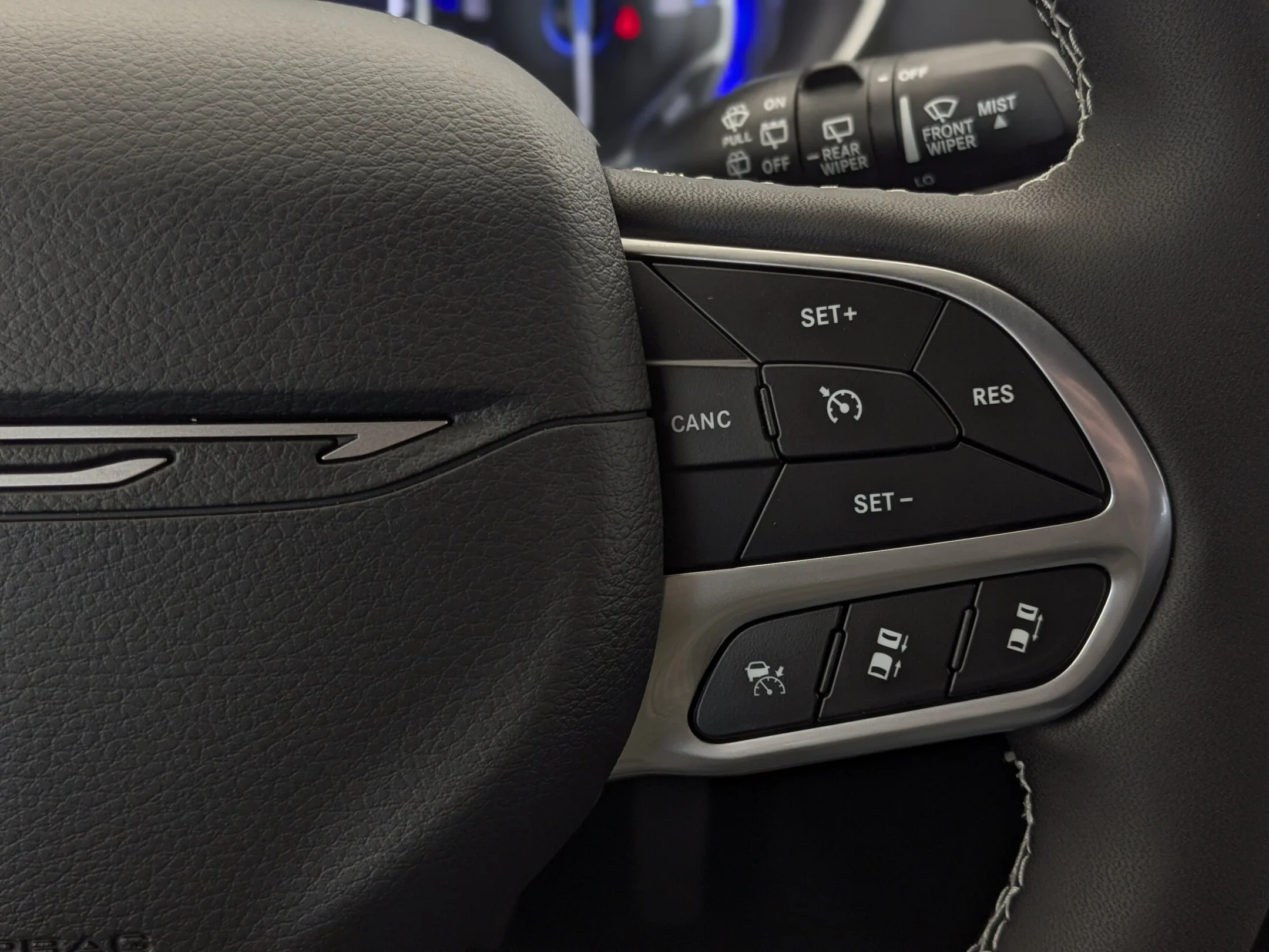 New 2027 Black Chrysler Select - - AWD - Adaptive Cruise Control - Blind Spot Monitor & More! image 18