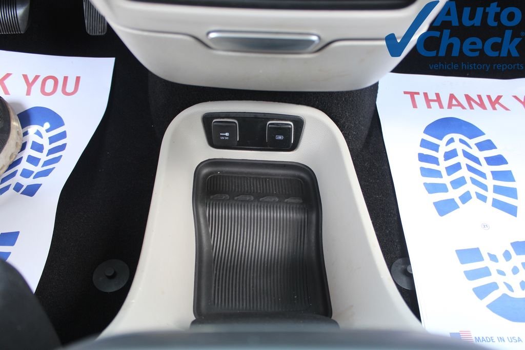 Used 2020 Silver Chrysler Touring L image 14