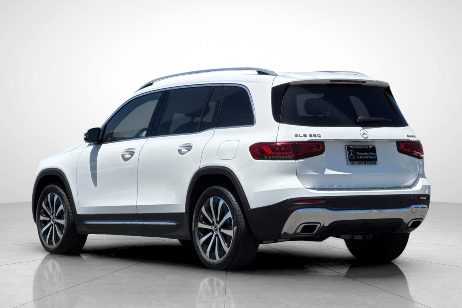 Used 2022 White Mercedes-Benz GLB 250 image 12