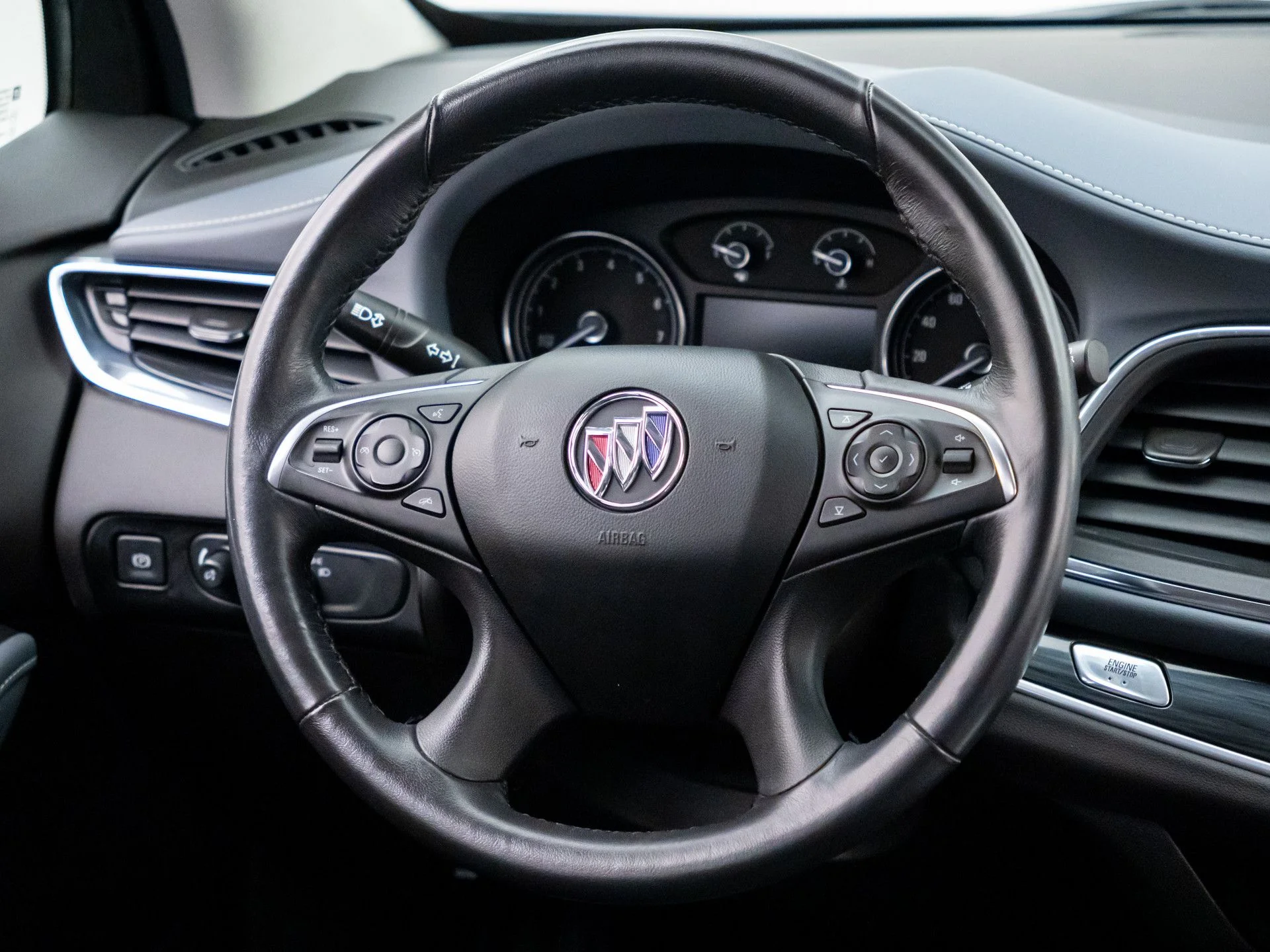 Used 2021 Black Buick Essence image 10