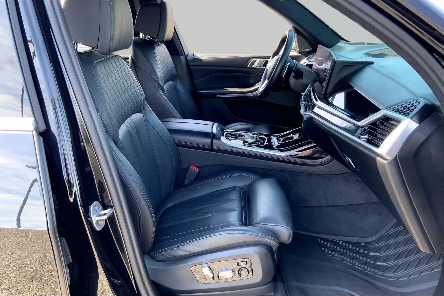 Used 2023 Black Sapphire Metallic BMW xDrive40i image 9