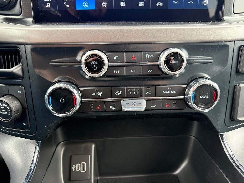New 2026 Agate Black Metallic Ford XLT image 29