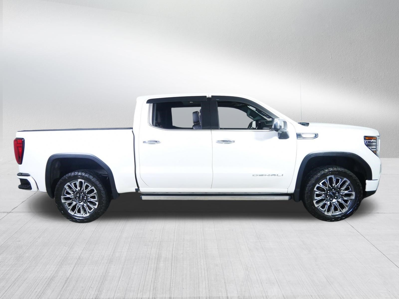 Used 2023 White Frost Tricoat GMC Denali Ultimate image 8