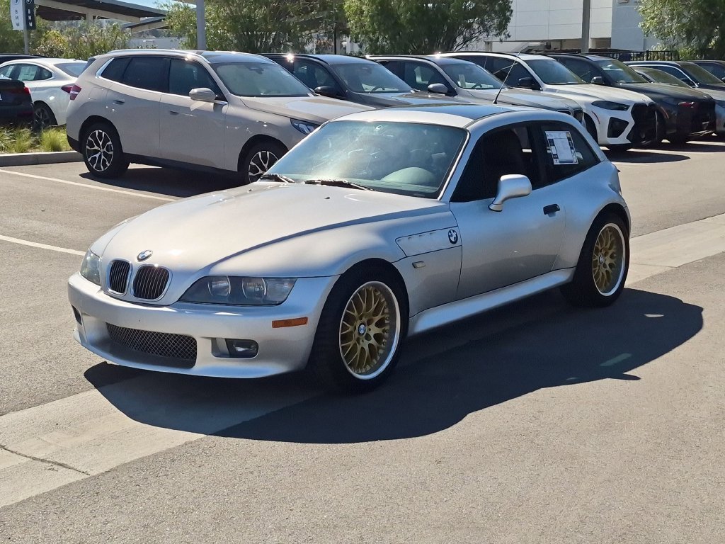 Used 2002  BMW 3.0i image 2