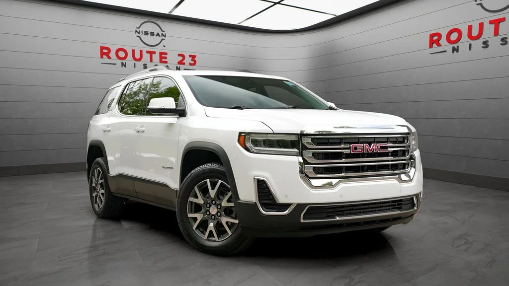 Used 2022 White GMC SLE image 3