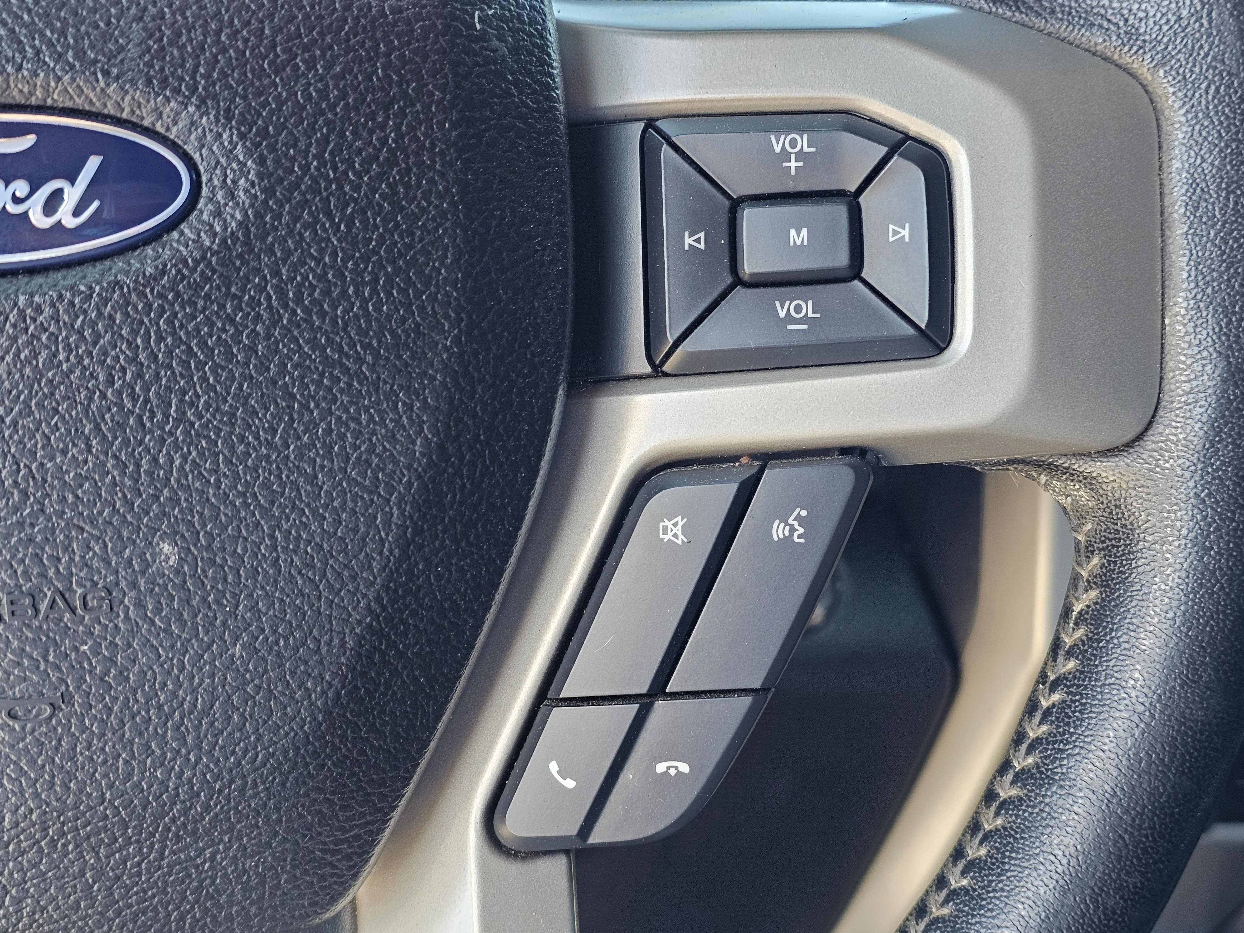 Used 2018 Shadow Black Ford LARIAT image 22