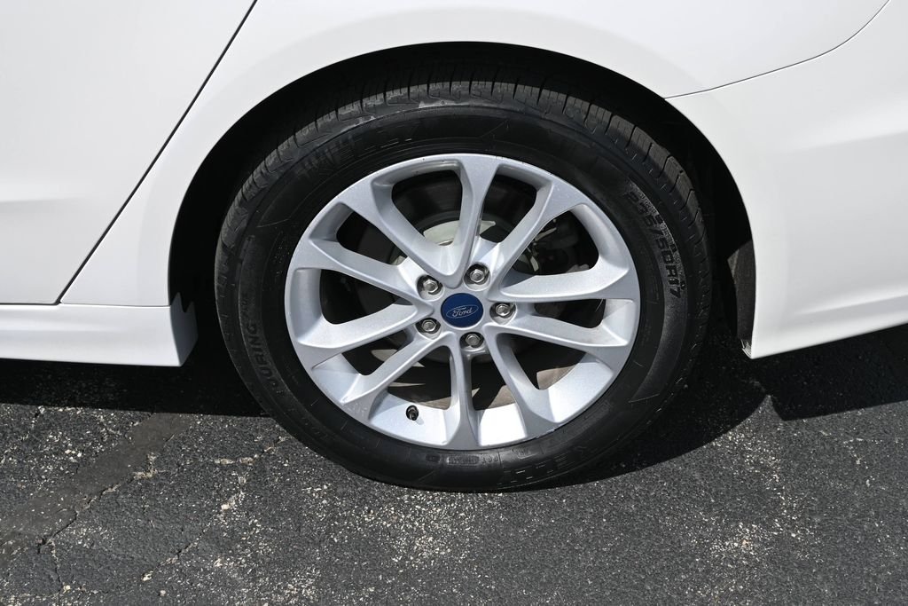 Certified Used 2020 White Platinum Clearcoat Metallic Ford SE image 14