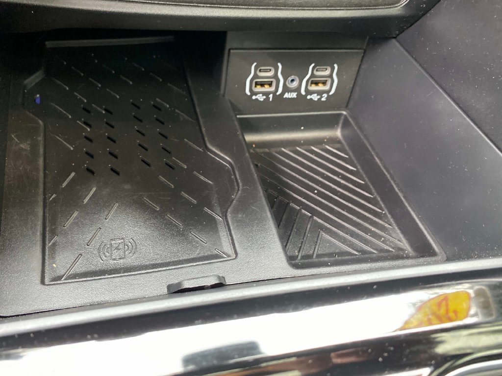 Used 2025 Black Chrysler Limited image 18