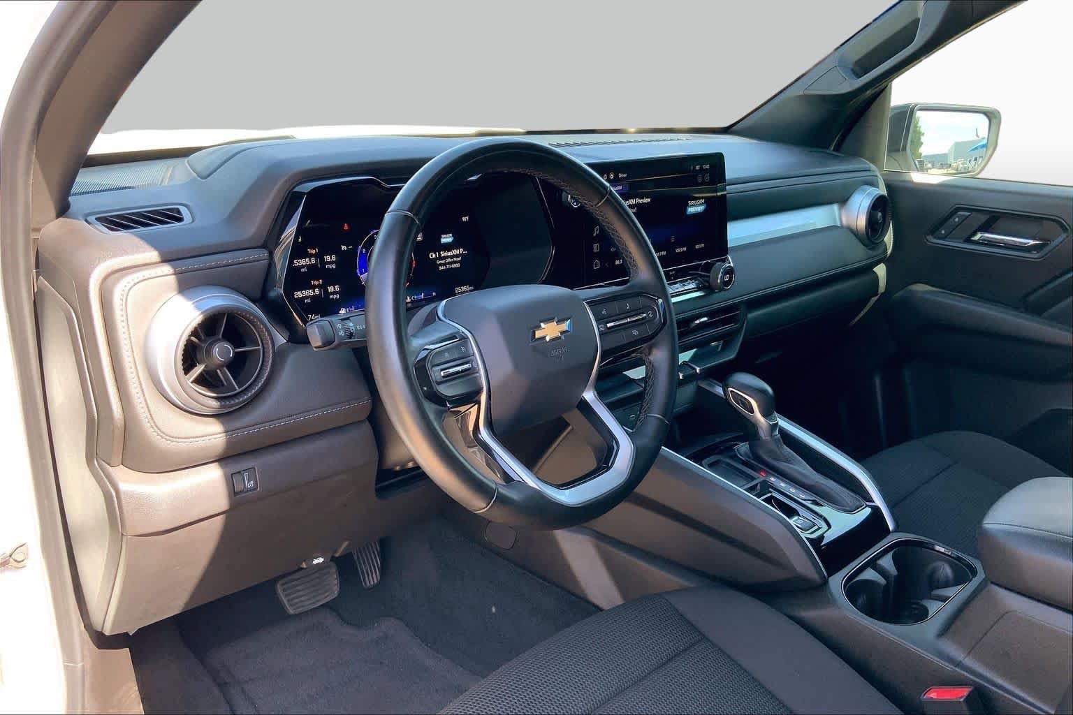 Used 2024 Summit White Chevrolet 2WD LT image 18
