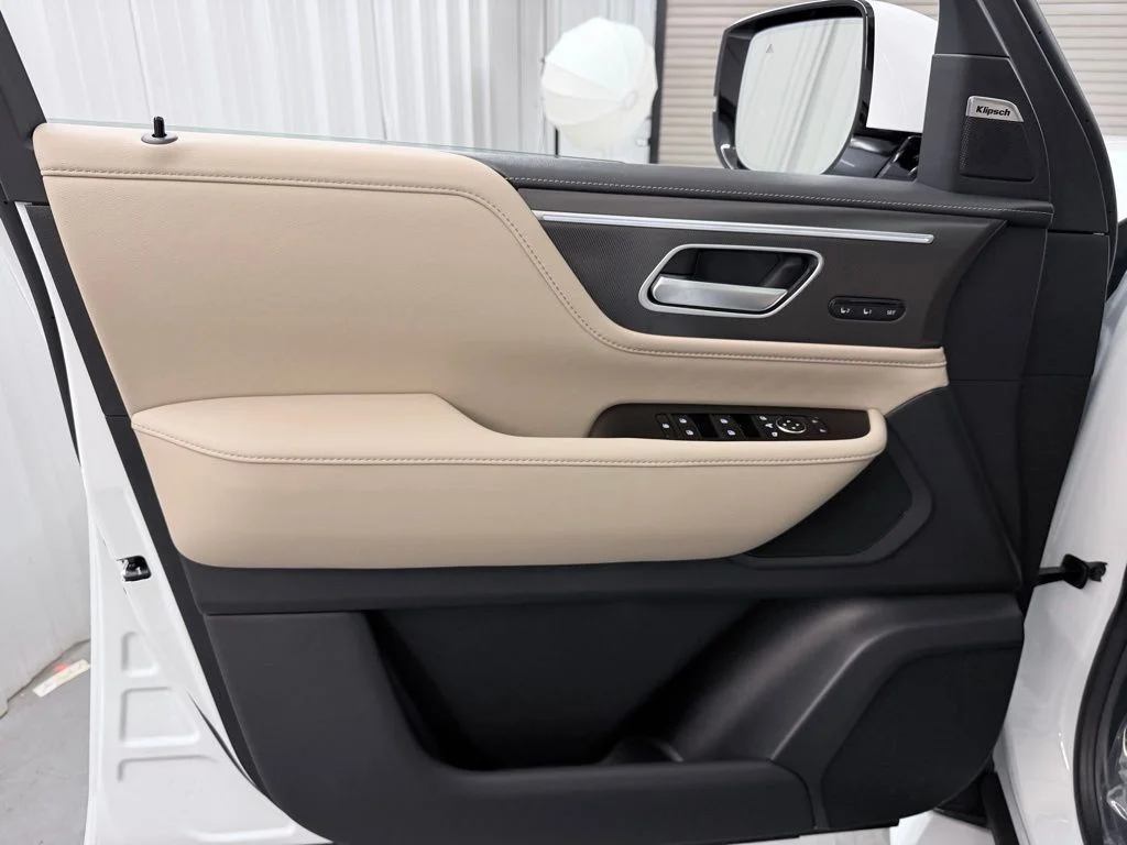 Certified Used 2026 White INFINITI PURE image 10
