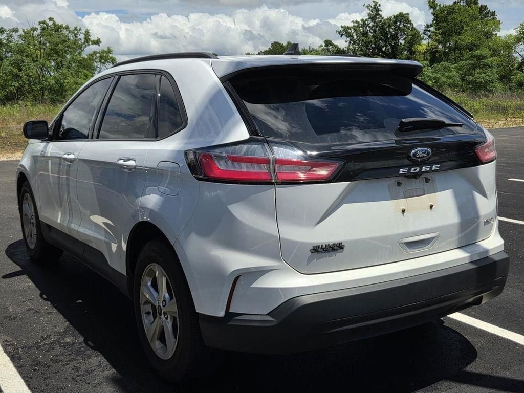 Used 2023 Oxford White Ford SE image 8
