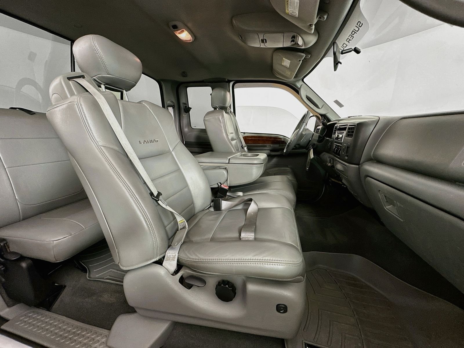 Used 2004 Oxford White Clearcoat Ford Lariat image 25