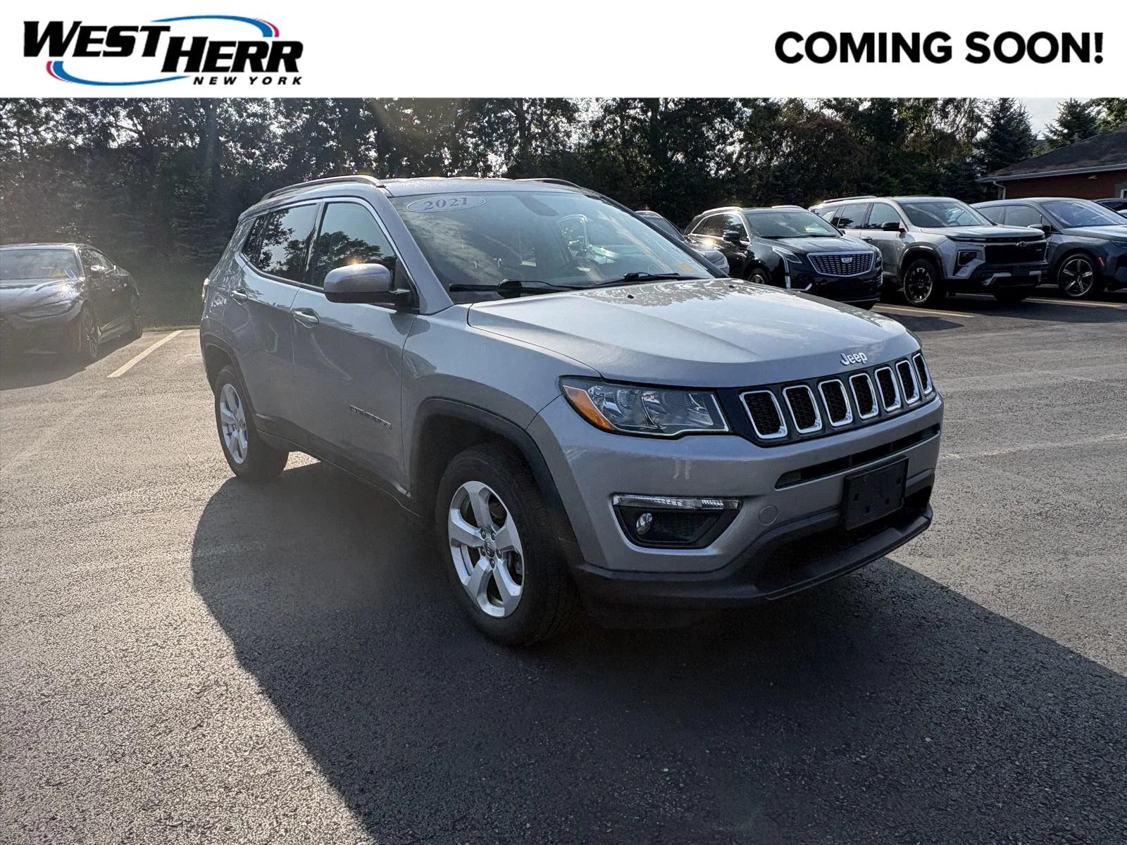 Used 2021 Billet Silver Metallic Clearcoat Jeep Latitude image 1