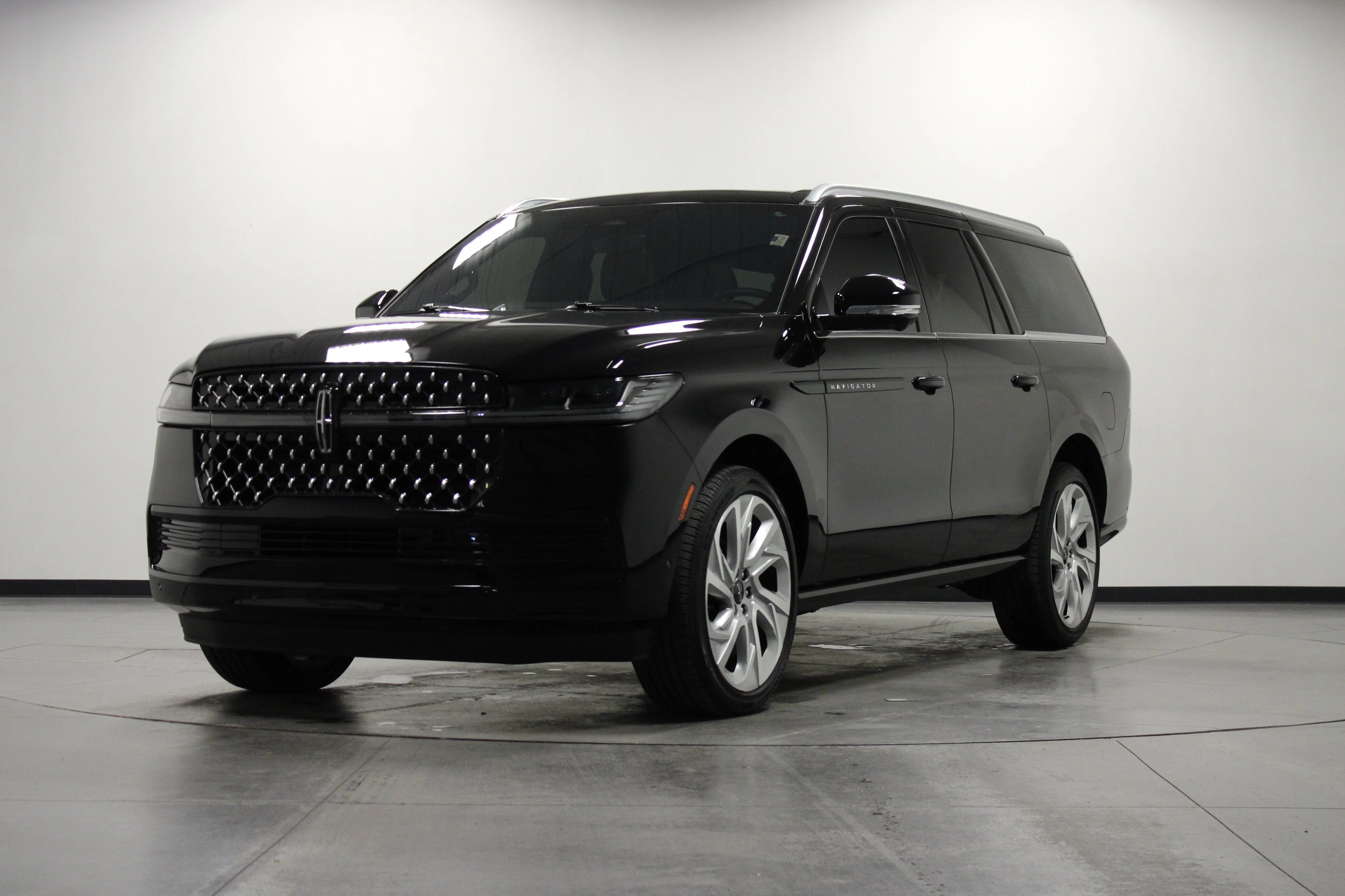 Used 2025 Black Metallic Lincoln Black Label image 8