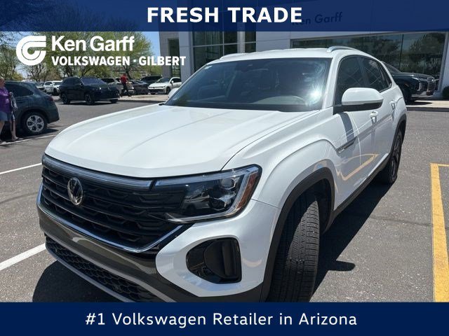 Used 2024 White Volkswagen 2.0T SE w/Technology image 1