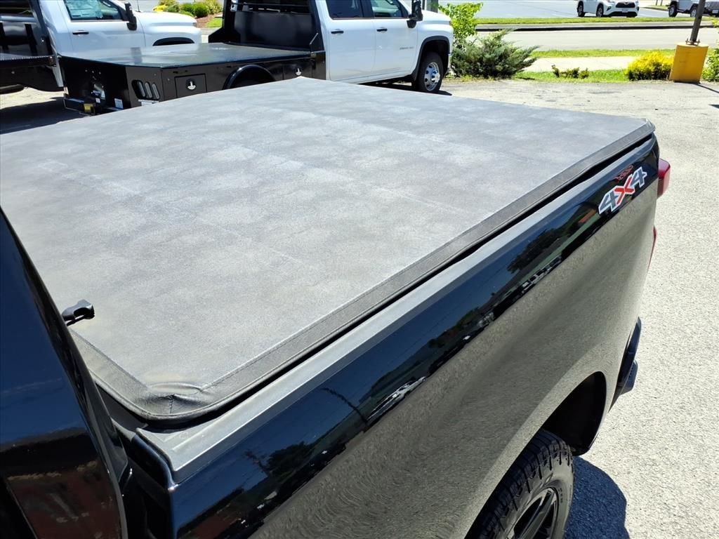 Used 2023 Black Chevrolet Custom image 13