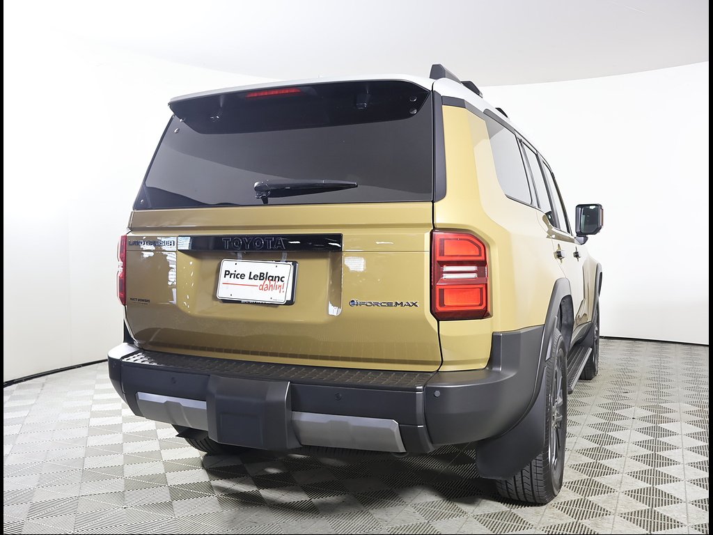 Used 2025 Trail Dust w/Grayscape Roof Toyota Base image 5
