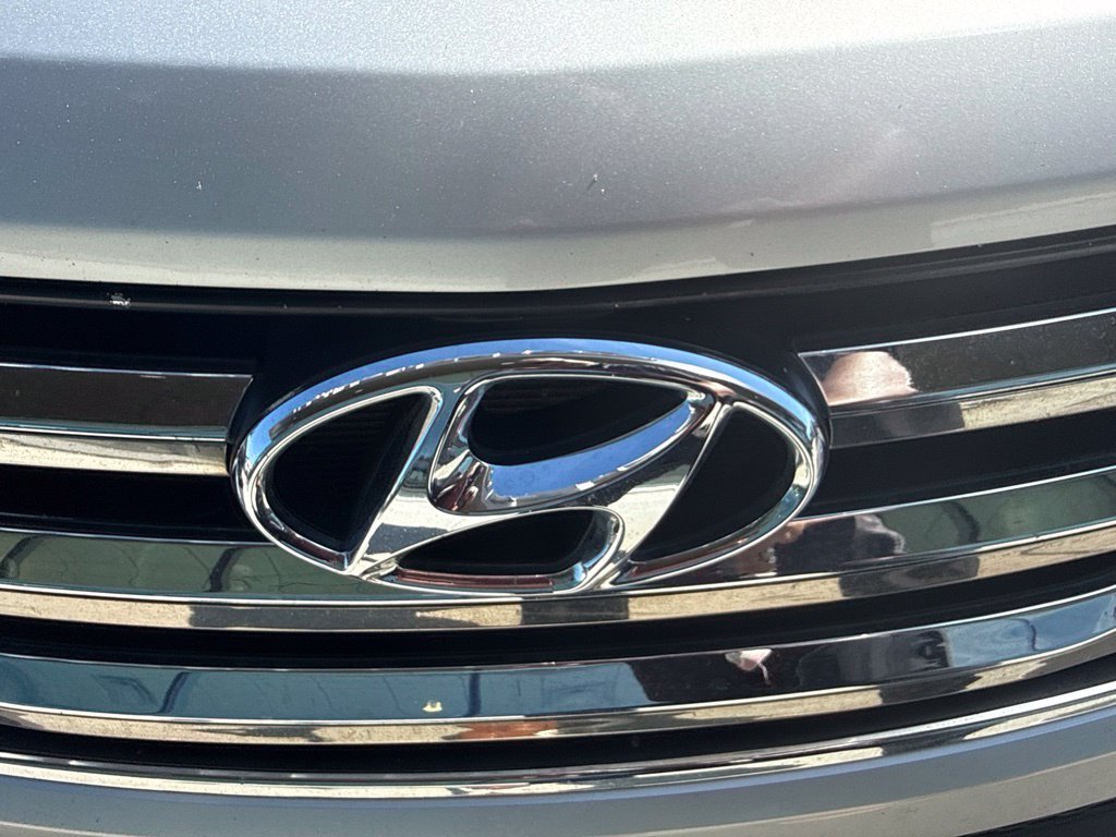 Used 2014 Silver Hyundai Base image 12
