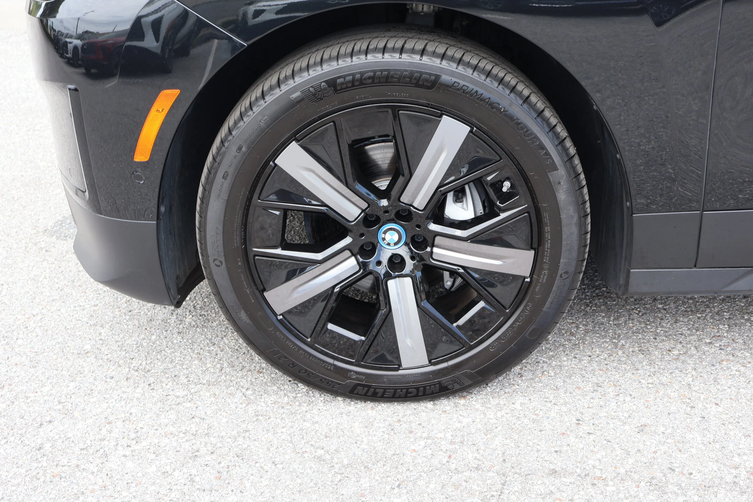 2025 BMW iX 50 - Photo 14