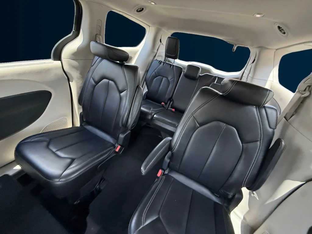 Used 2023 Black Chrysler Touring L image 16