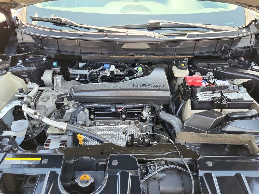 Used 2016 Blue Nissan SL image 23
