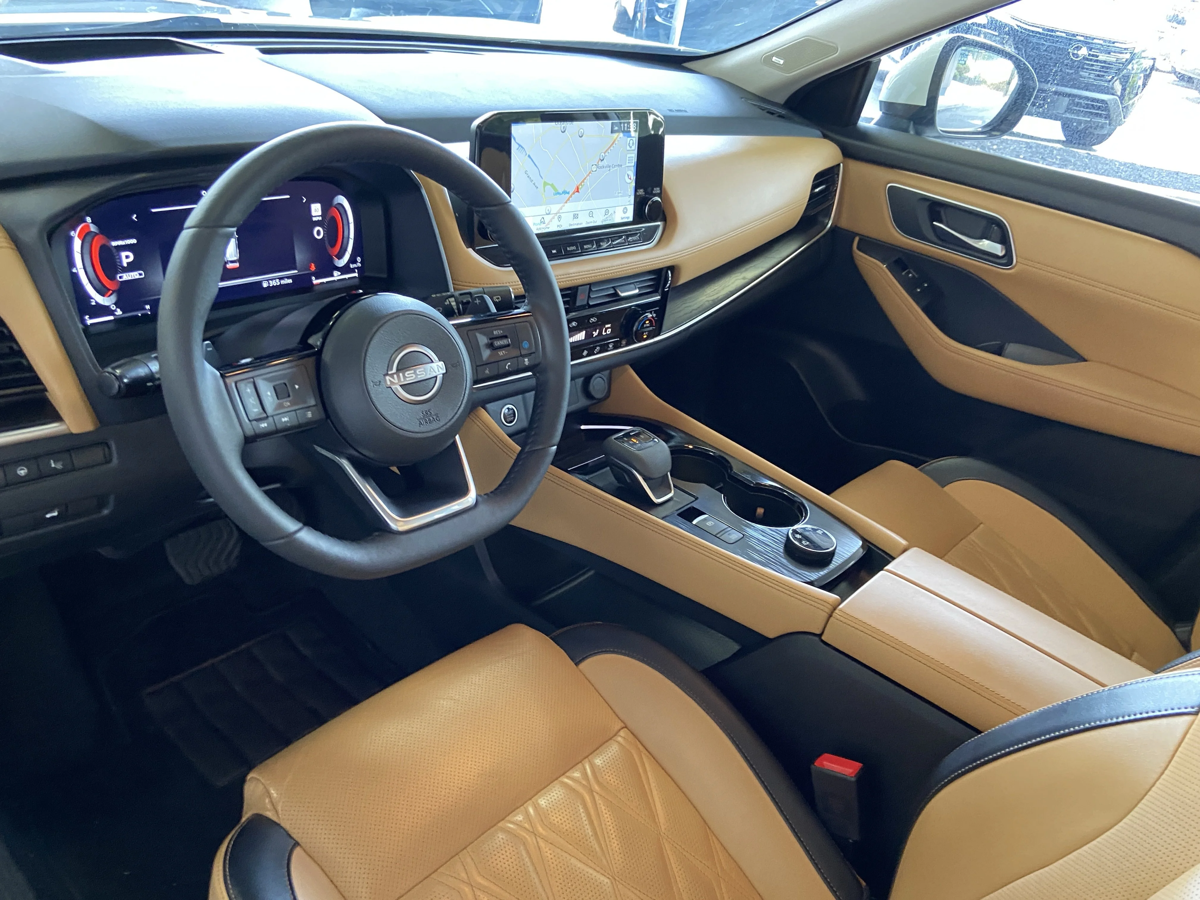 Used 2022 Pearl White Tricoat Nissan  image 30