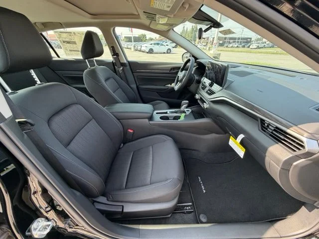 New 2026 Super Black Nissan 2.5 SV image 14