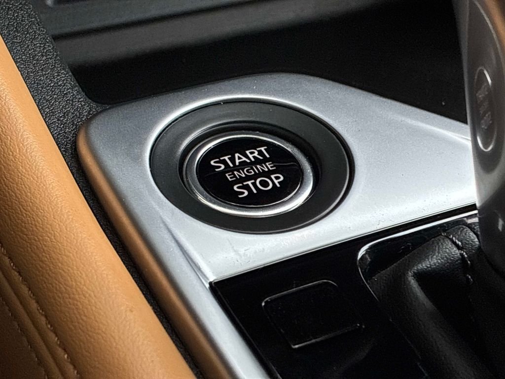 Used 2025 Gray Nissan SV image 27