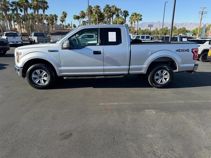 Used 2015 Ingot Silver Meta Ford XLT image 6